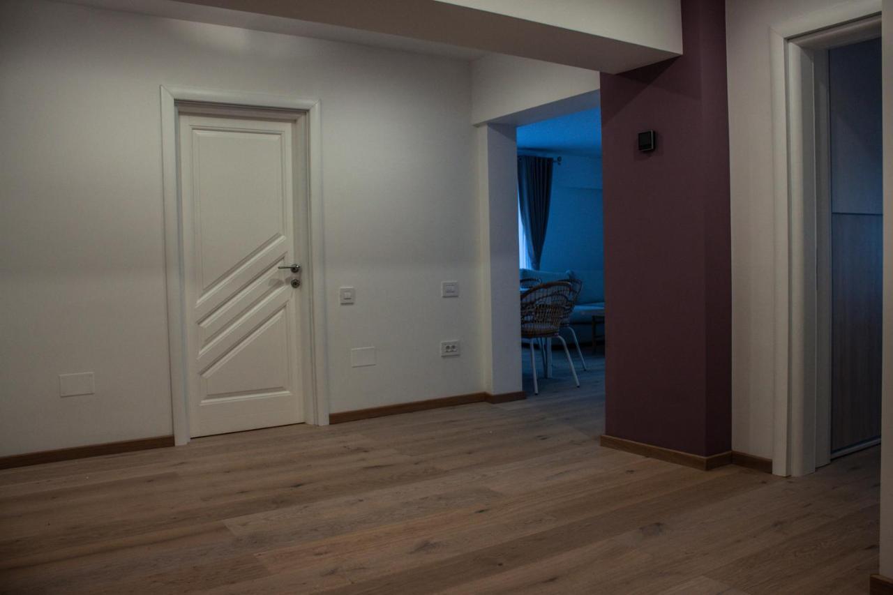 Eurocomfort Apartments Piatra Neamt Luaran gambar