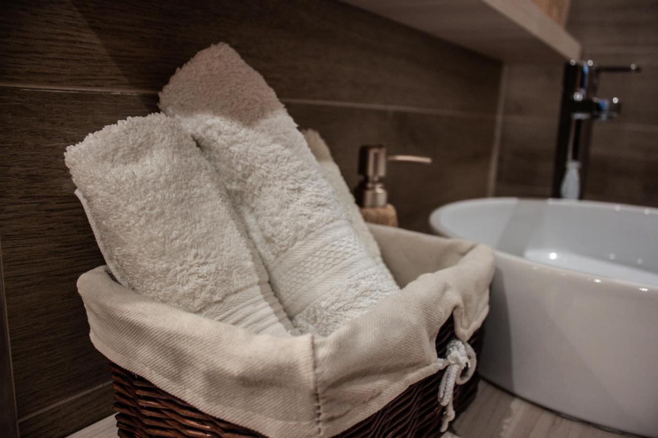 Eurocomfort Apartments Piatra Neamt Luaran gambar