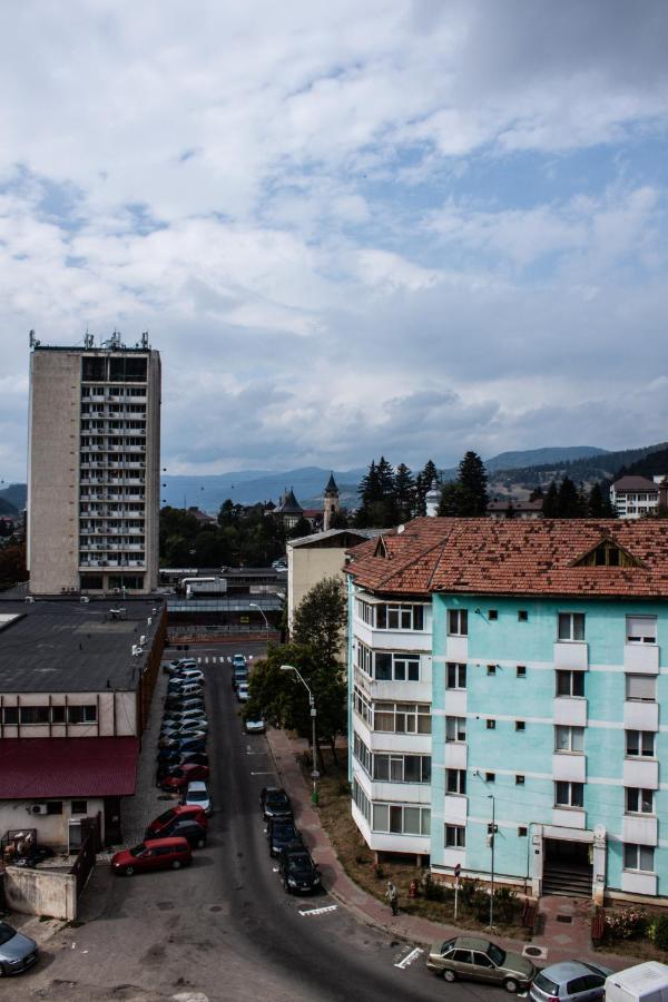 Eurocomfort Apartments Piatra Neamt Luaran gambar